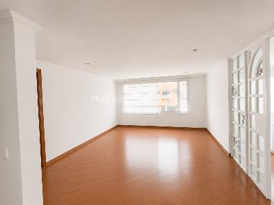 Casa de 5 alcobas en venta en Pasadena, Bogotá, 300 m² · foto 4 de 10