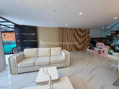 Casa de 4 alcobas en venta en Las Villas, Bogotá, 400 m² · foto 6 de 19