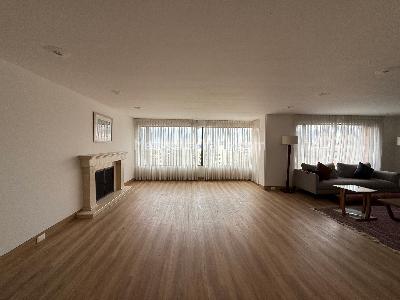 Apartamento de 3 alcobas en venta en Museo Del Chico, Bogotá, 246 m² · foto 3 de 20