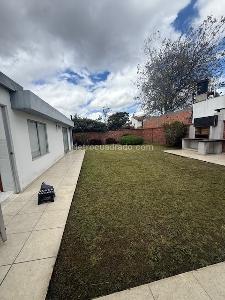 Casa de 5 alcobas en venta en Cerros Niza Norte, Bogotá, 380 m² · foto 11 de 17