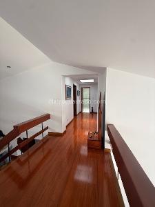 Casa de 5 alcobas en venta en Cerros Niza Norte, Bogotá, 380 m² · foto 5 de 17