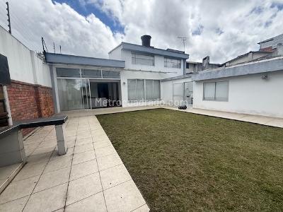 Casa de 5 alcobas en venta en Cerros Niza Norte, Bogotá, 380 m² · foto 9 de 17