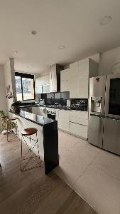 Apartamento de 3 alcobas en venta en Chico, Bogotá, 130 m² · foto 3 de 20