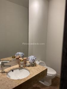 Apartamento de 3 alcobas en venta en Chico, Bogotá, 130 m² · foto 11 de 20