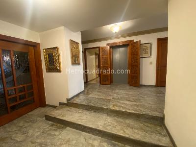 Apartamento de 5 alcobas en venta en El Refugio Chico, Bogotá, 453 m² · foto 7 de 20