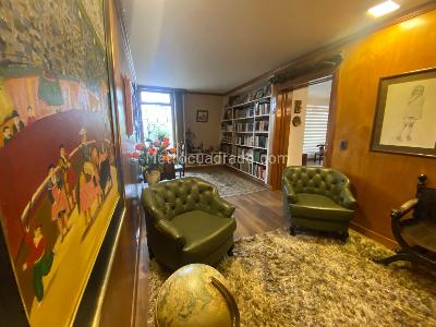 Apartamento de 5 alcobas en venta en El Refugio Chico, Bogotá, 453 m² · foto 3 de 20
