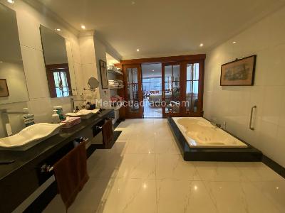 Apartamento de 5 alcobas en venta en El Refugio Chico, Bogotá, 453 m² · foto 12 de 20