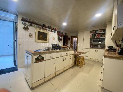 Apartamento de 5 alcobas en venta en El Refugio Chico, Bogotá, 453 m² · foto 6 de 20