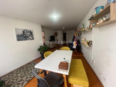 Apartamento de 2 alcobas en venta en Chico, Bogotá, 81 m² · foto 2 de 20