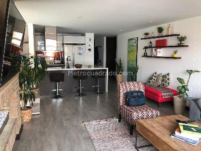 Apartamento de 2 alcobas en venta en Chico San Patricio, Bogotá, 88 m² · foto 3 de 13