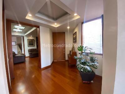 Apartamento de 4 alcobas en venta en Colina Campestre Gratamira, Bogotá, 190 m² · foto 9 de 17