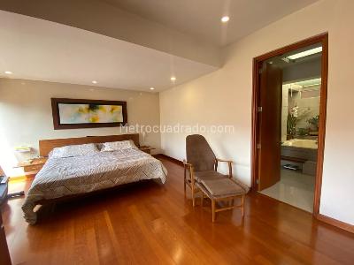 Apartamento de 4 alcobas en venta en Colina Campestre Gratamira, Bogotá, 190 m² · foto 15 de 17