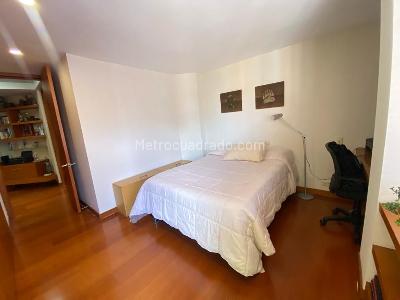 Apartamento de 4 alcobas en venta en Colina Campestre Gratamira, Bogotá, 190 m² · foto 17 de 17