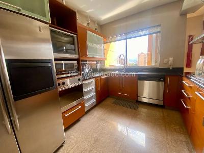 Apartamento de 4 alcobas en venta en Colina Campestre Gratamira, Bogotá, 190 m² · foto 5 de 17