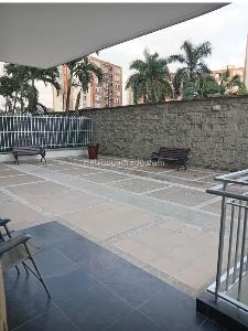 Apartamento en venta en La Flora, Cali · foto 2 de 12
