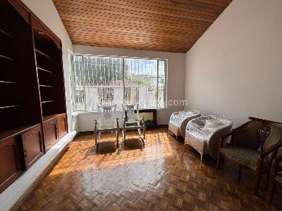 Casa de 5 alcobas en venta en Las Villas Niza, Bogotá, 330 m² · foto 4 de 17