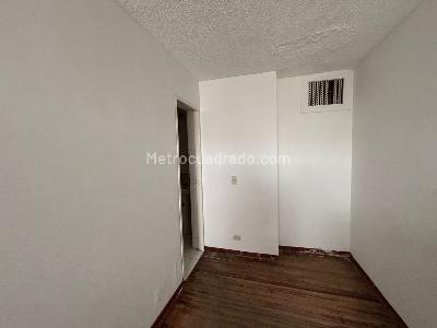 Casa de 5 alcobas en venta en Las Villas Niza, Bogotá, 330 m² · foto 5 de 17