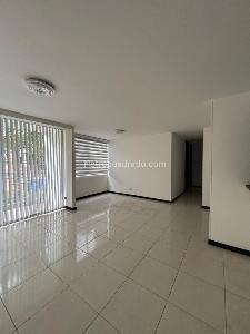Apartamento en venta en El Bosque, Cali · foto 2 de 14