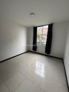 Apartamento en venta en El Bosque, Cali · foto 3 de 14