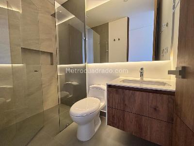 Apartamento de 2 alcobas en venta en Chico Norte, Bogotá, 97 m² · foto 2 de 20
