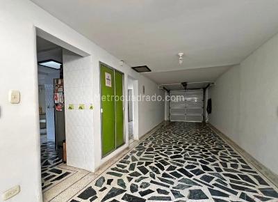 Casa de 3 alcobas en venta en La Flora, Cali, 308 m² · foto 3 de 12