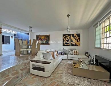 Casa de 3 alcobas en venta en La Flora, Cali, 308 m² · foto 5 de 12