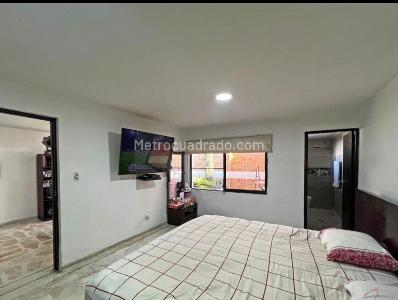Casa de 3 alcobas en venta en La Flora, Cali, 308 m² · foto 7 de 12