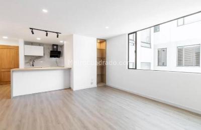 Apartaestudio en venta en Santa Barbara Central, Bogotá, 60 m² · foto 2 de 8