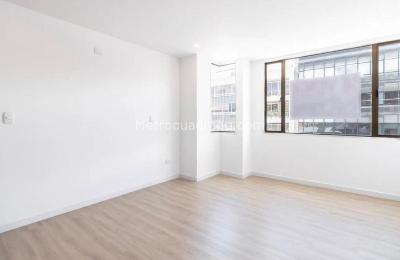 Apartaestudio en venta en Santa Barbara Central, Bogotá, 60 m² · foto 4 de 8