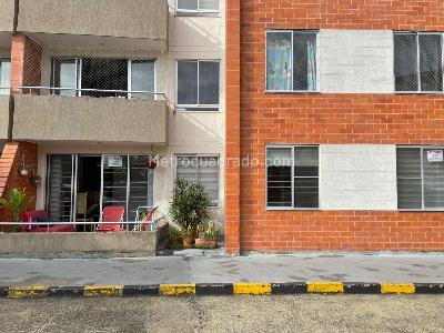 Apartamento de 3 alcobas en venta en Colinas El Bosque, Cali, 58 m² · foto 2 de 13