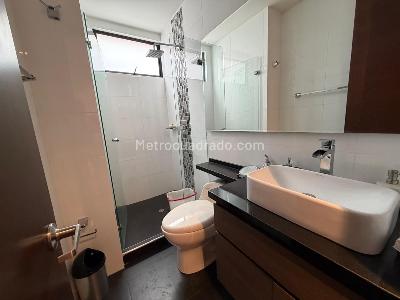 Apartamento de 3 alcobas en venta en San Patricio, Bogotá, 130 m² · foto 9 de 11