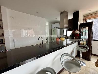 Apartamento de 3 alcobas en venta en San Patricio, Bogotá, 130 m² · foto 8 de 11