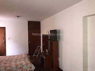Casa de 3 alcobas en venta en Rafael Uribe, Bogotá, 450 m² · foto 11 de 20