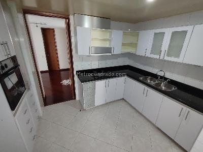 Apartamento de 3 alcobas en venta en Santa Barbara, Bogotá, 144 m² · foto 6 de 20