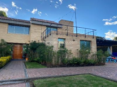 Casa de 4 alcobas en venta en San Simon, Bogotá, 330 m² · foto 10 de 20