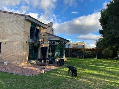 Casa de 4 alcobas en venta en San Simon, Bogotá, 330 m² · foto 13 de 20