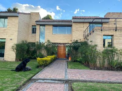 Casa de 4 alcobas en venta en San Simon, Bogotá, 330 m² · foto 14 de 20