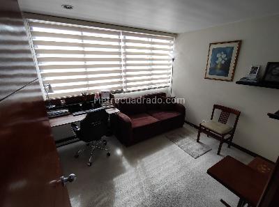 Apartamento de 3 alcobas en venta en Santa Barbara Occidental, Bogotá, 144 m² · foto 11 de 20