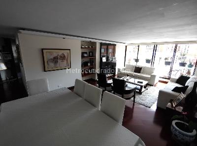 Apartamento de 3 alcobas en venta en Santa Barbara Occidental, Bogotá, 144 m² · foto 4 de 20