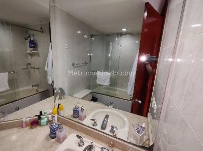 Apartamento de 3 alcobas en venta en Santa Barbara Occidental, Bogotá, 144 m² · foto 9 de 20