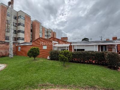 Casa de 3 alcobas en venta en Recreo De Los Frailes Batan, Bogotá, 239 m² · foto 2 de 20