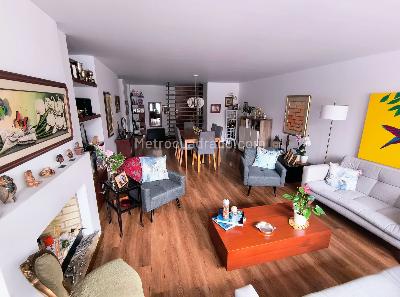 Apartamento de 3 alcobas en venta en Santa Barbara Occidental, Bogotá, 144 m² · foto 3 de 20