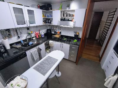 Apartamento de 3 alcobas en venta en Santa Barbara Occidental, Bogotá, 144 m² · foto 7 de 20