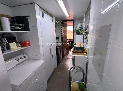 Apartamento de 3 alcobas en venta en Santa Barbara Occidental, Bogotá, 144 m² · foto 9 de 20