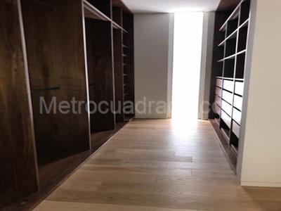 Apartamento de 4 alcobas en venta en Refugio Alto, Bogotá, 363 m² · foto 18 de 20