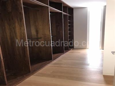 Apartamento de 4 alcobas en venta en Altos Del Refugio, Bogotá, 363 m² · foto 18 de 20