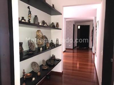 Apartamento de 3 alcobas en venta en Colinas De Suba, Bogotá, 240 m² · foto 3 de 20
