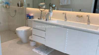 Apartamento de 2 alcobas en venta en Chico Alto Chico, Bogotá, 236 m² · foto 16 de 20