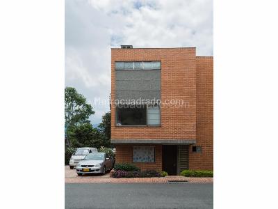 Casa de 3 alcobas en venta en Cerros De Suba, Bogotá, 215 m² · foto 18 de 19