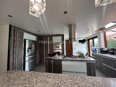 Casa de 5 alcobas en venta en San Jose De Bavaria, Bogotá, 480 m² · foto 16 de 20
